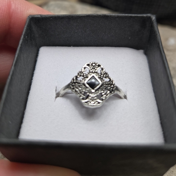 NWOT | Vintage | Onyx Stone Silver Plated Women's Statement Ring | Size: 6.75 - Picture 8 of 9